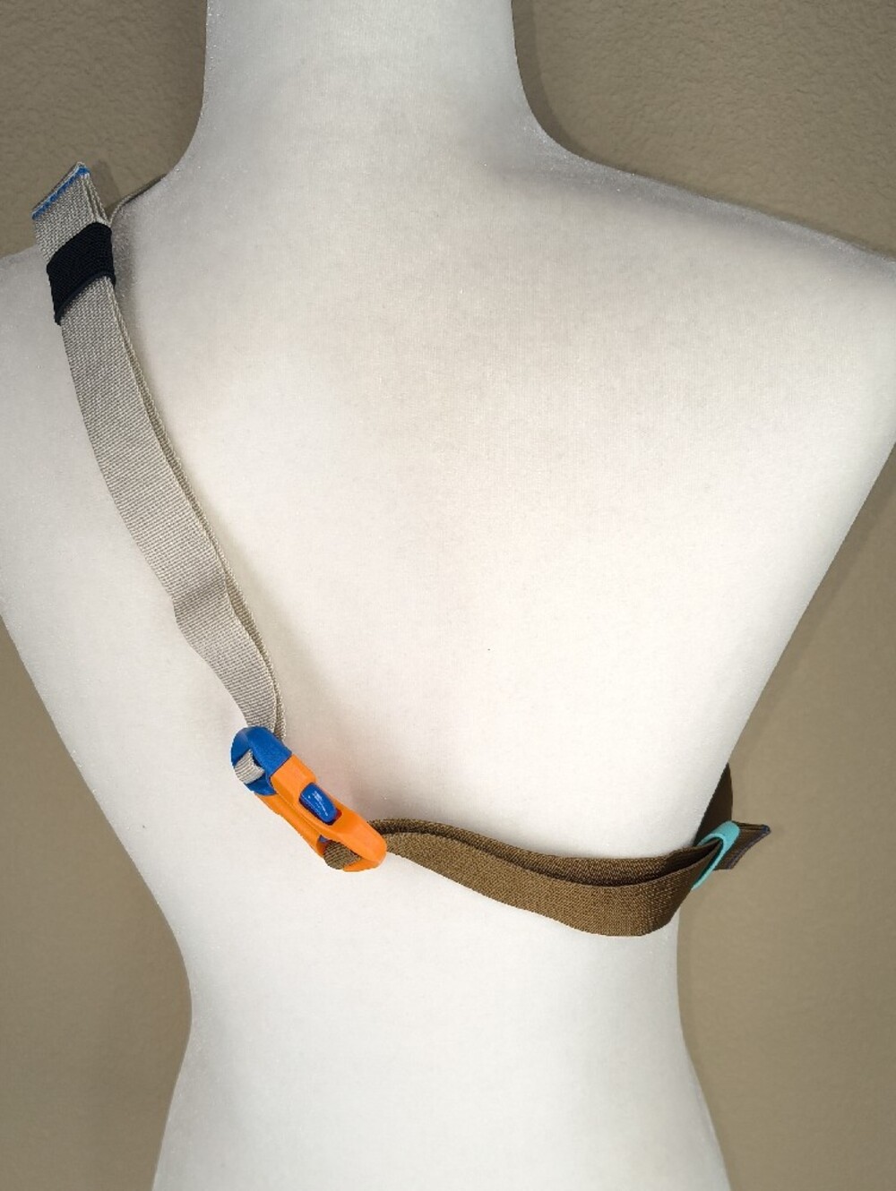 cotopaxi Olive Green Waist Pack with Bright Multi-Color Accents - Picture 4 of 6